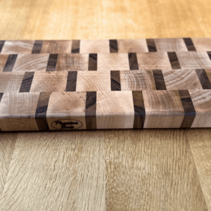 Planche déco ou planche à découper en bois de bout | Hêtre et noyer