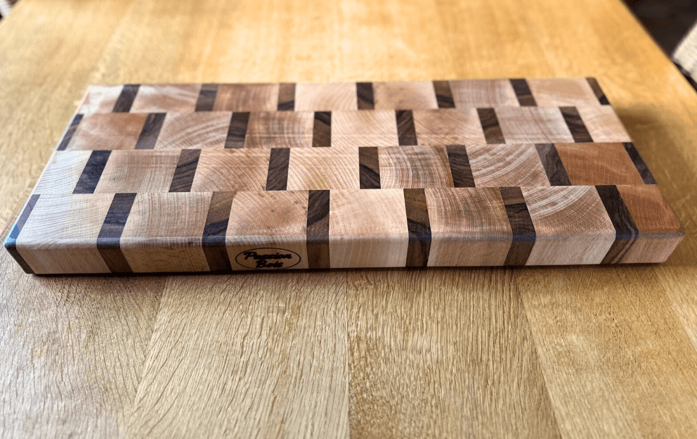 Planche déco ou planche à découper en bois de bout | Hêtre et noyer